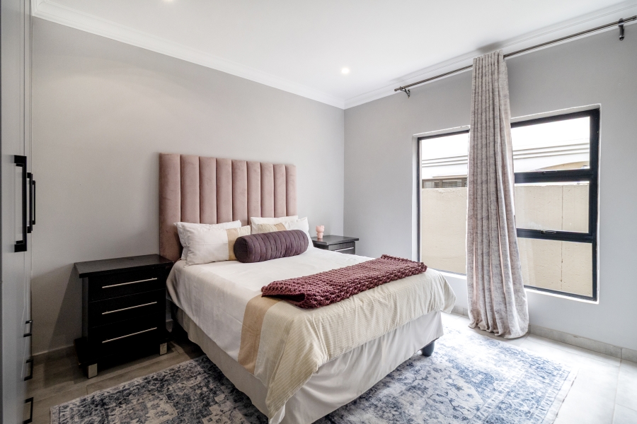 To Let 6 Bedroom Property for Rent in WestLake Country Safari Estate North West